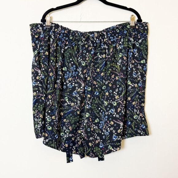 DR2 by Daniel Rainn Plus 3X Ditsy Floral Belted Shorts with Pockets & Stretch - Picture 3 of 9